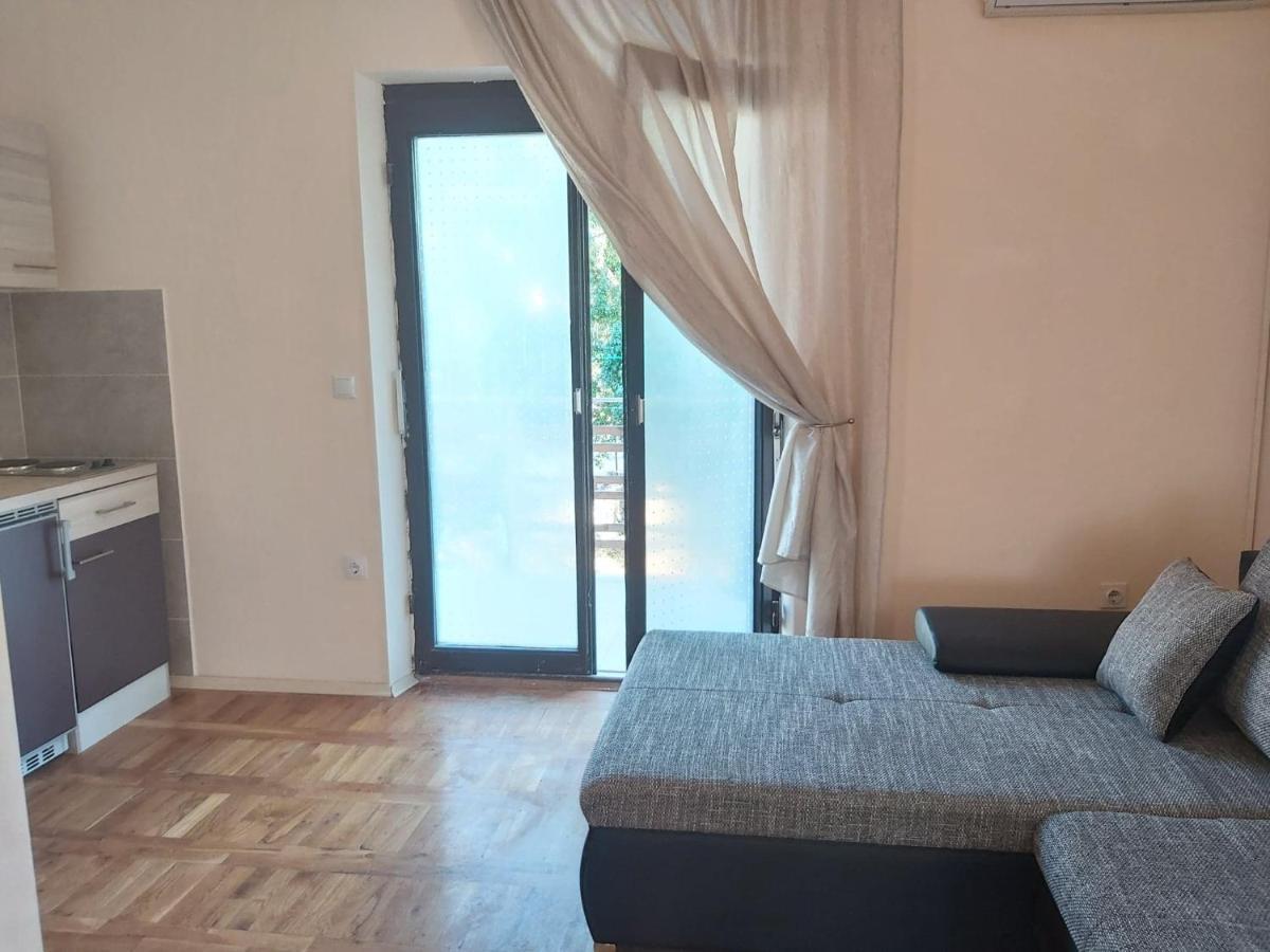 Apartmani Svitlana Sukosan Bagian luar foto